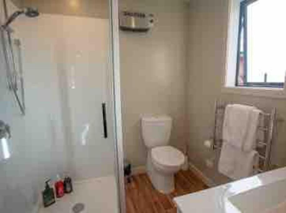 Great Views From New 2 Bedroom Apartment Te Anau Luaran gambar