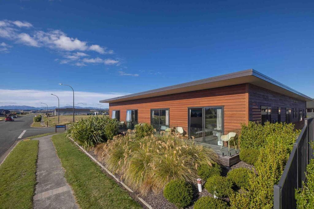 Great Views From New 2 Bedroom Apartment Te Anau Luaran gambar