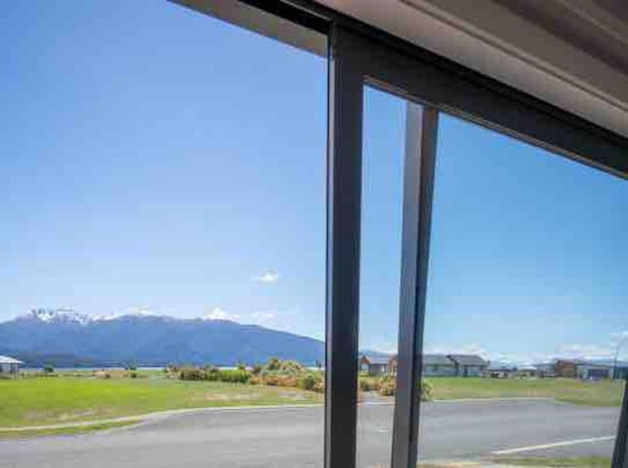 Great Views From New 2 Bedroom Apartment Te Anau Luaran gambar