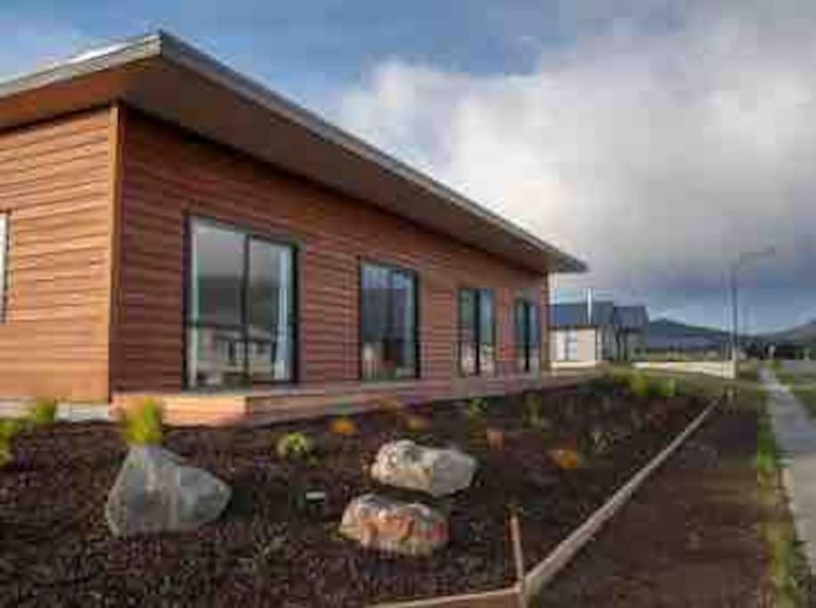 Great Views From New 2 Bedroom Apartment Te Anau Luaran gambar